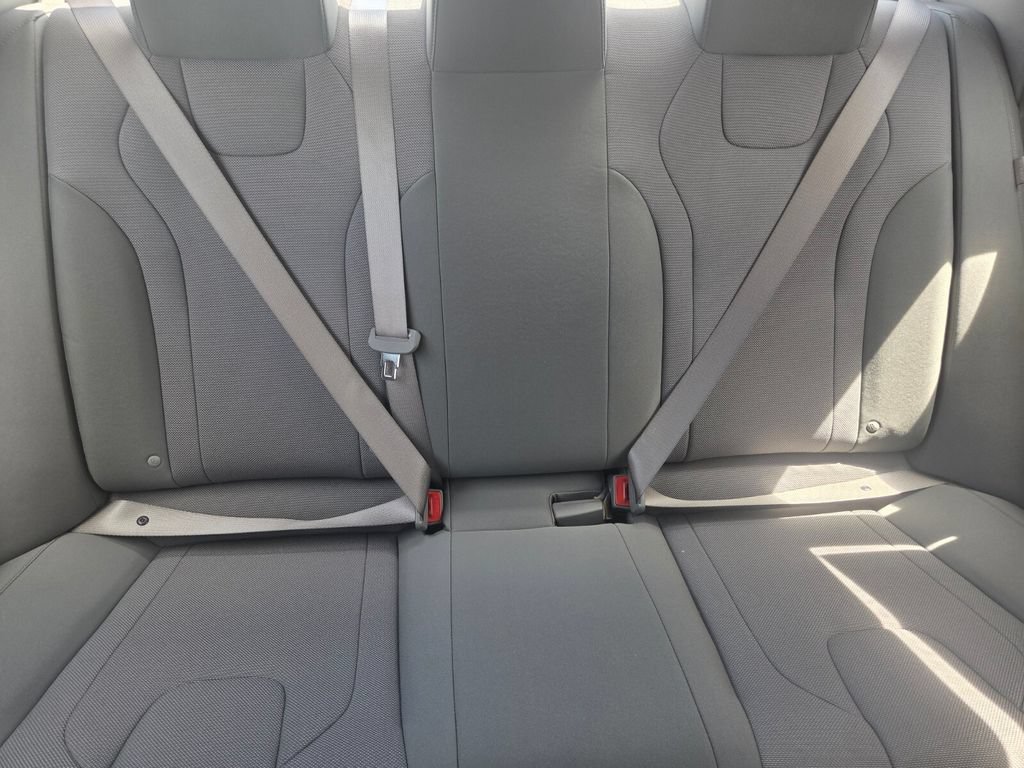 Used 2026 Hyundai Elantra SE FWD image 29