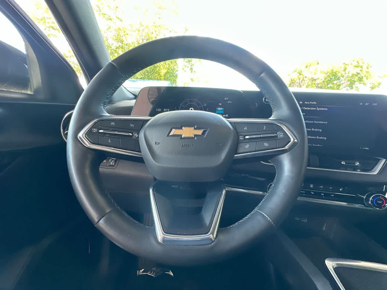 Used 2025 Chevrolet Equinox LT AWD/4WD image 15