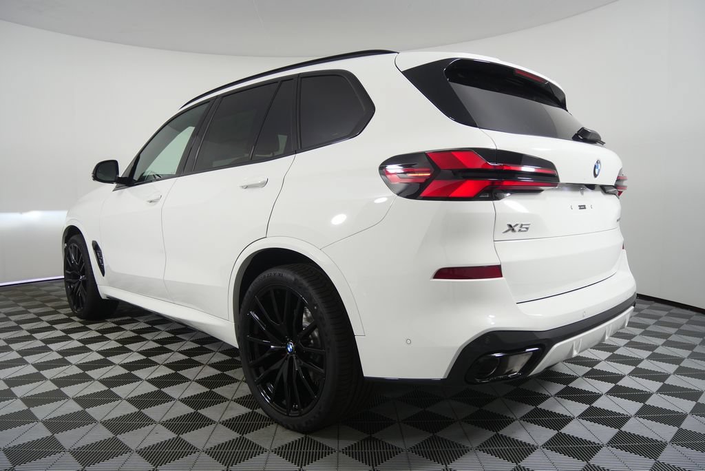 Used 2026 BMW X5 xDrive40i w/ M Sport Package AWD/4WD image 4