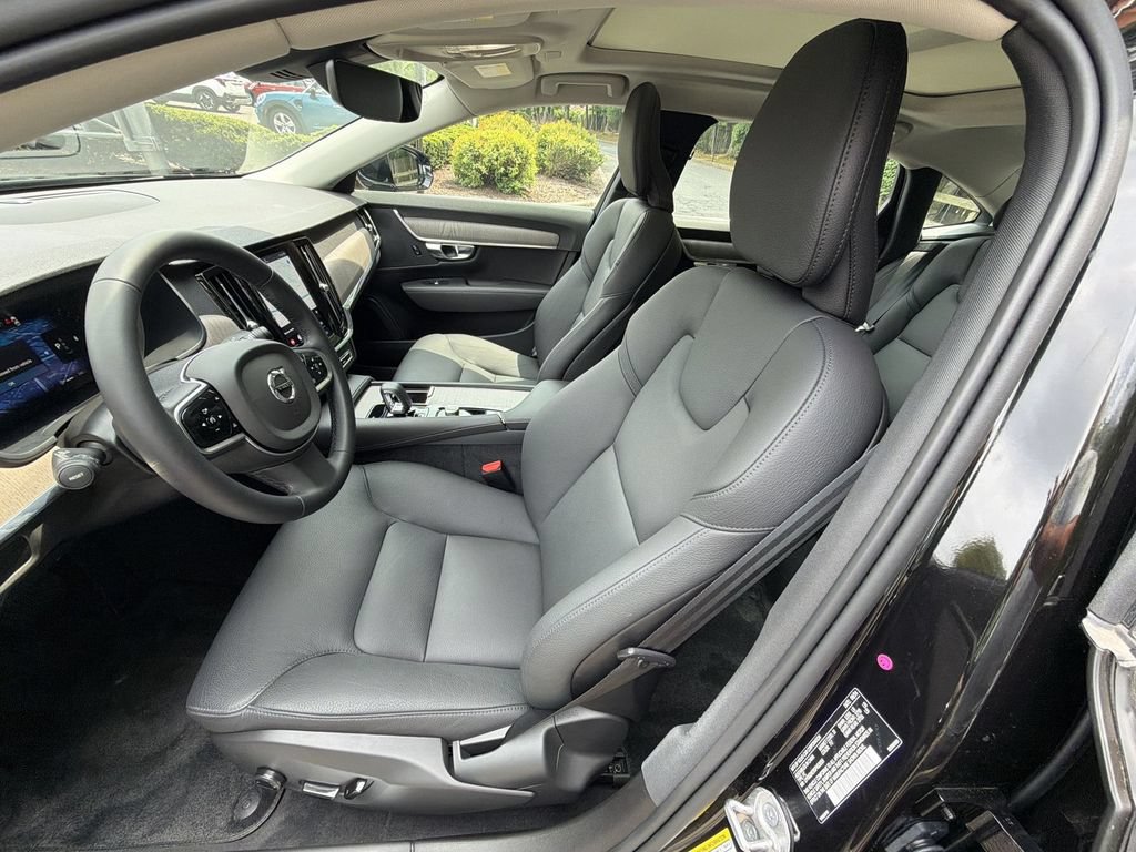 Used 2025 Volvo S90 B6 Plus AWD/4WD image 10