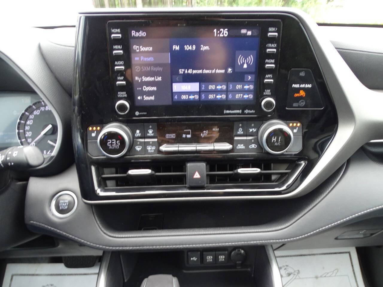 Used 2021 Toyota Highlander XLE image 20