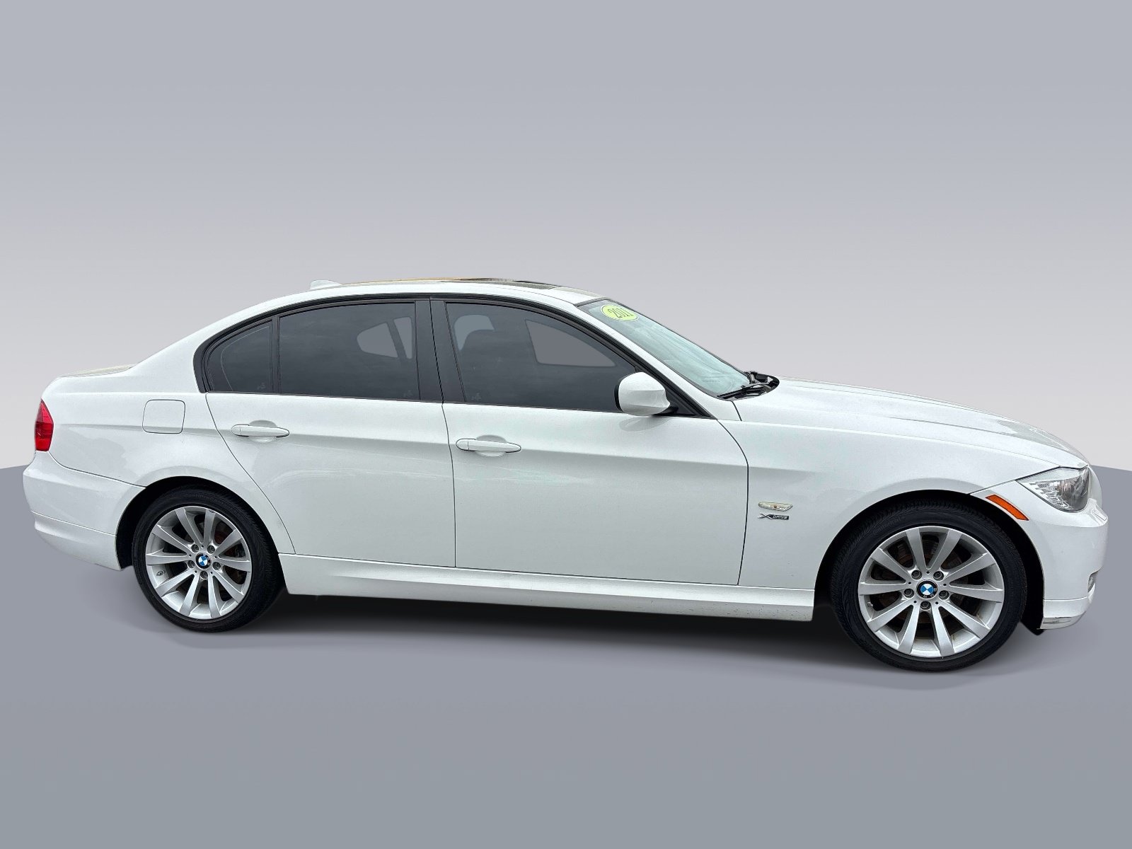 Used 2011 BMW 328i xDrive Sedan AWD/4WD image 2