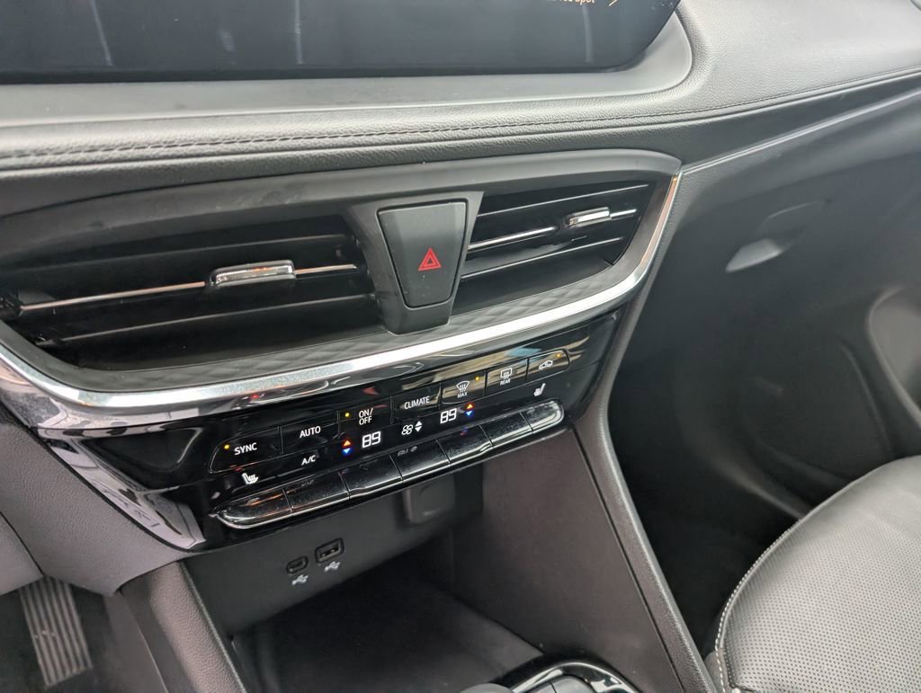 Used 2024 Buick Encore GX Avenir w/ Avenir Convenience Package image 21