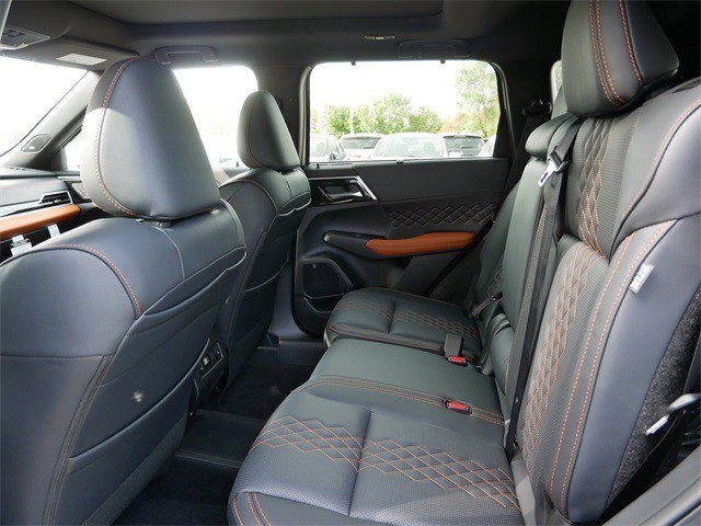 New 2025 Mitsubishi Outlander SEL image 5