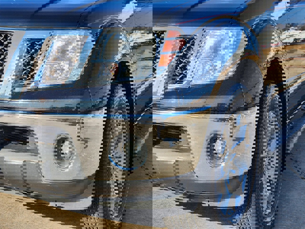 Used 2014 Nissan Frontier SL image 9