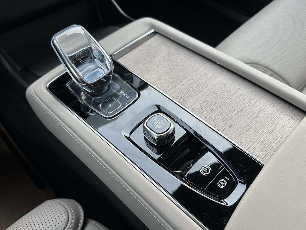 New 2026 Volvo XC90 B6 Ultra w/ Protection Package image 6