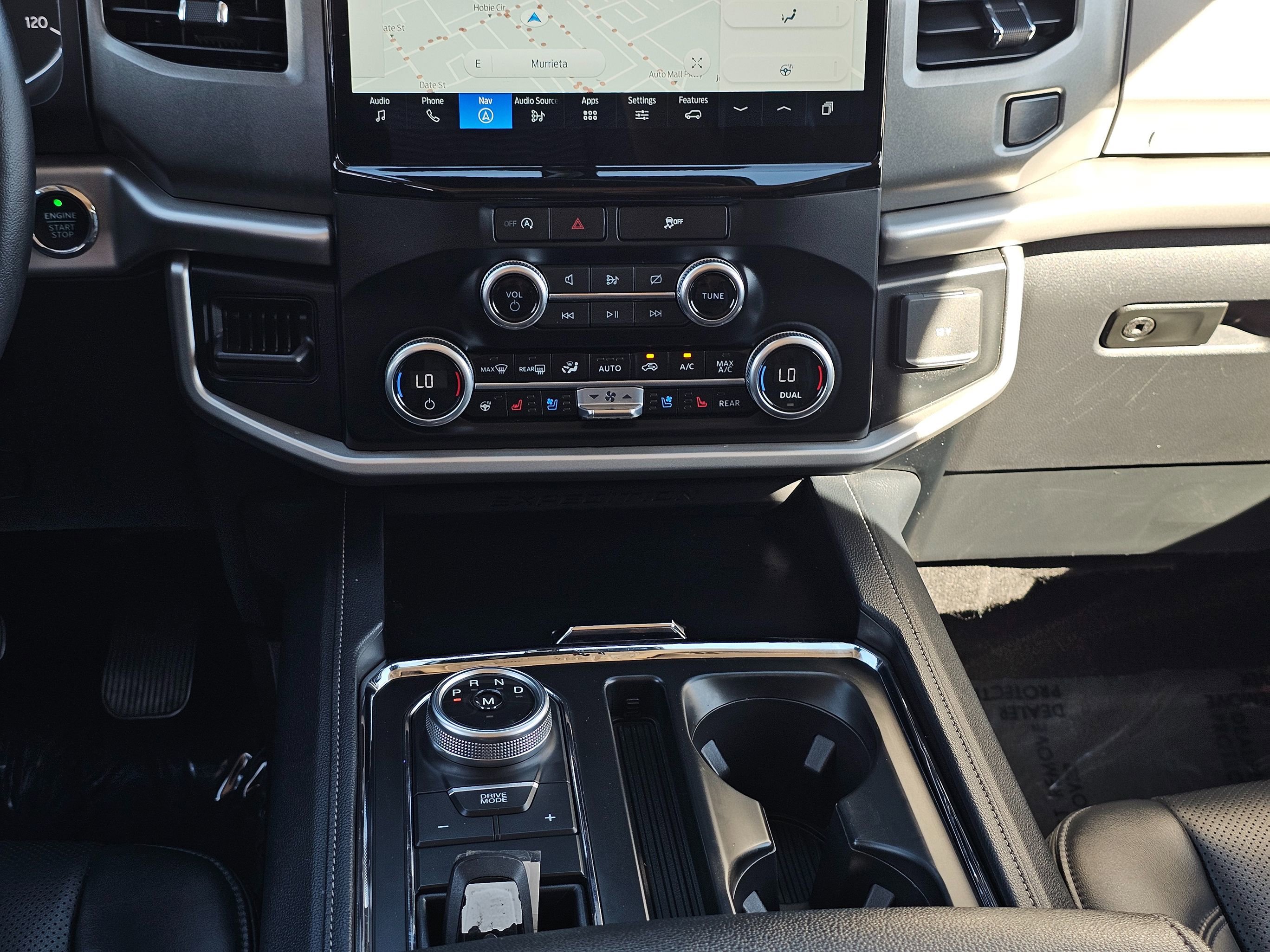Used 2024 Ford Expedition XLT image 21