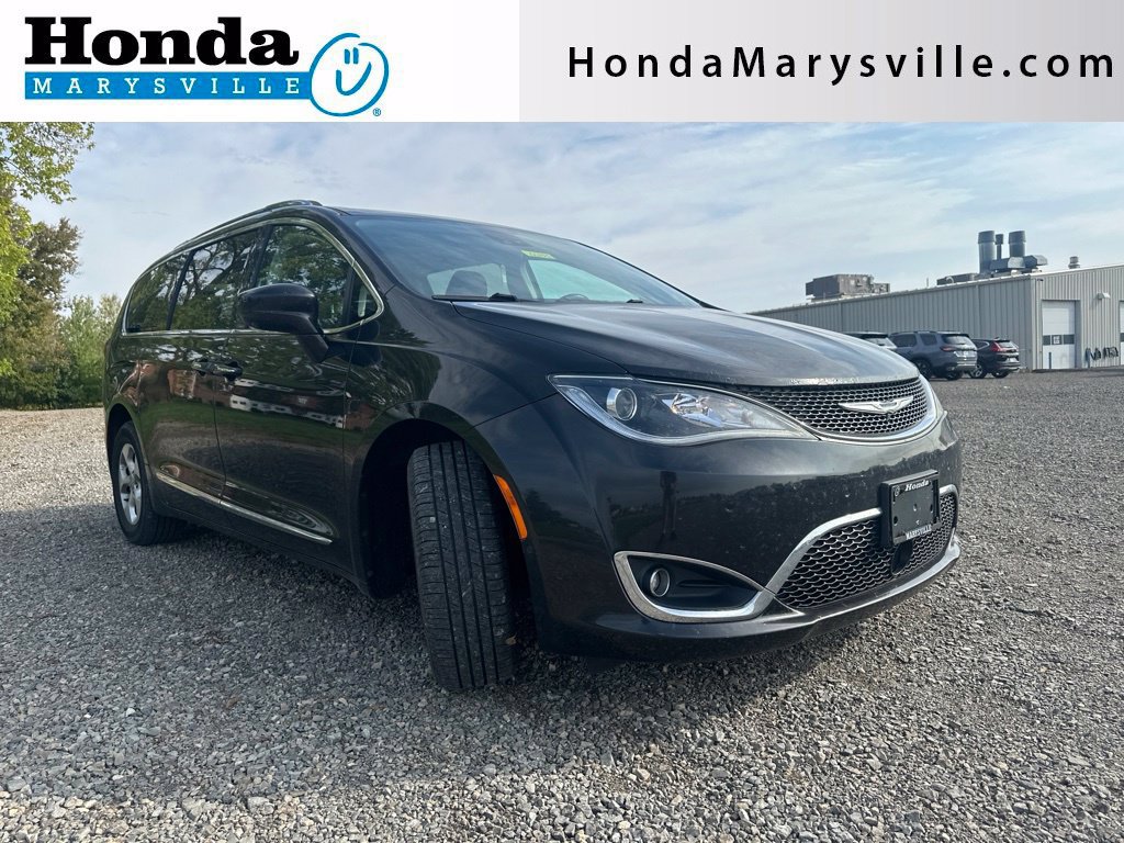 Used 2017 Chrysler Pacifica Touring-L Plus w/ Advanced Safetytec Group FWD image 1