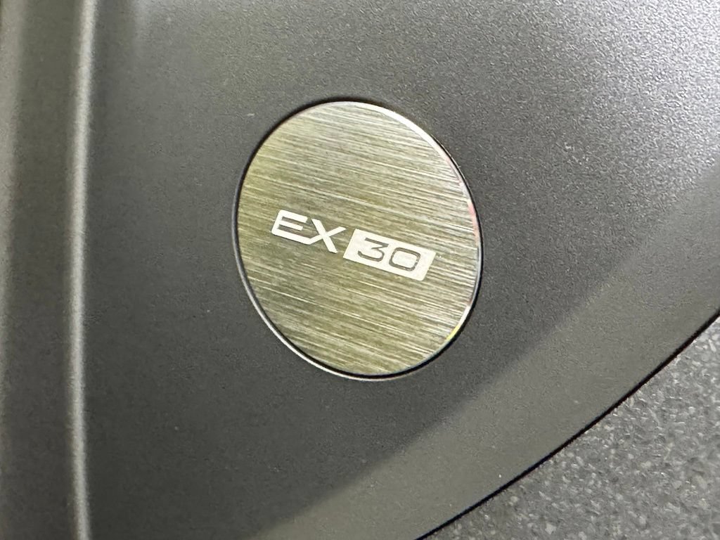 Certified 2025 Volvo EX30 Ultra AWD/4WD image 18
