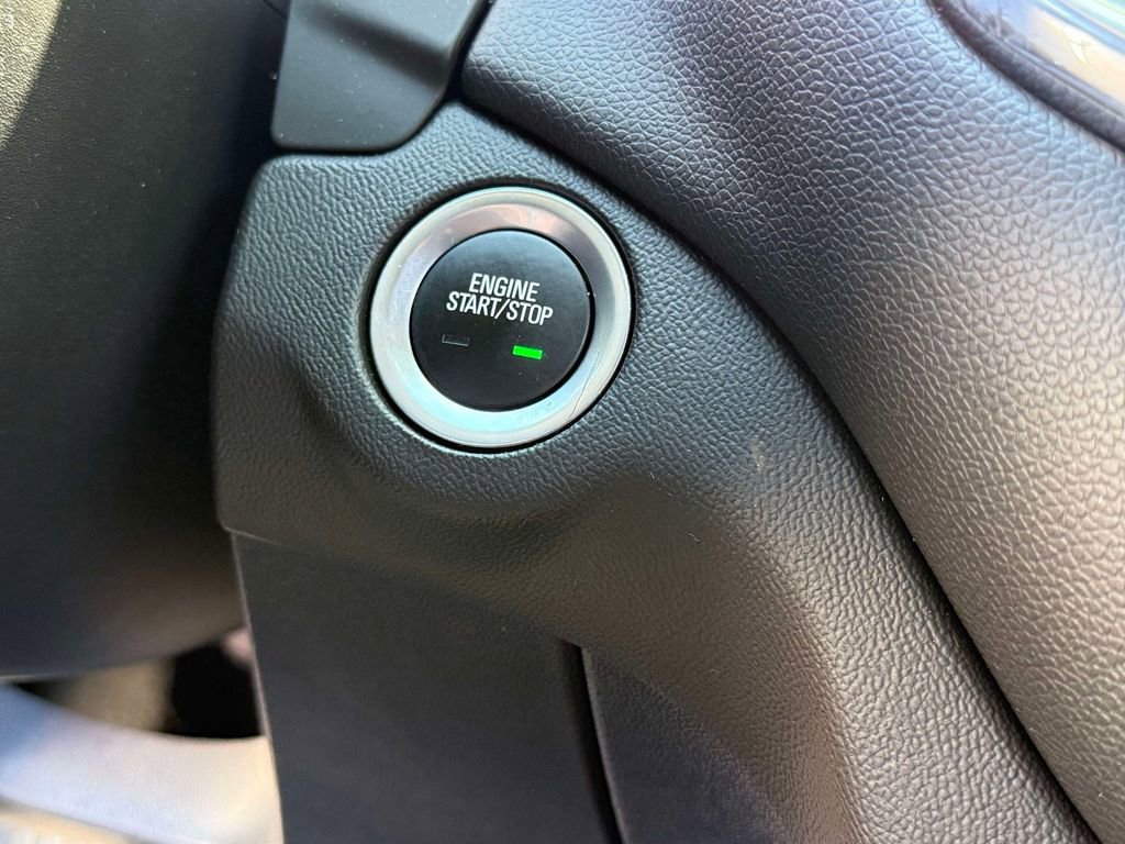 Used 2020 Chevrolet Equinox LT FWD image 25