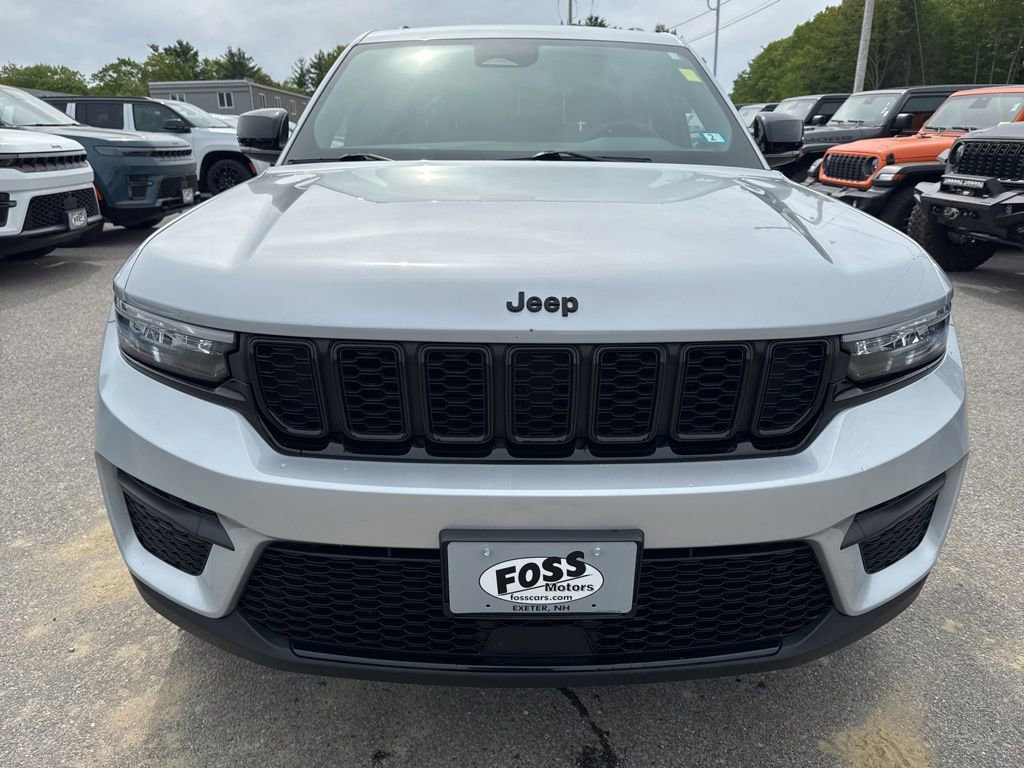 Certified 2023 Jeep Grand Cherokee Altitude AWD/4WD image 8