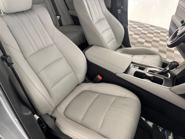 Used 2018 Honda Accord Touring image 30