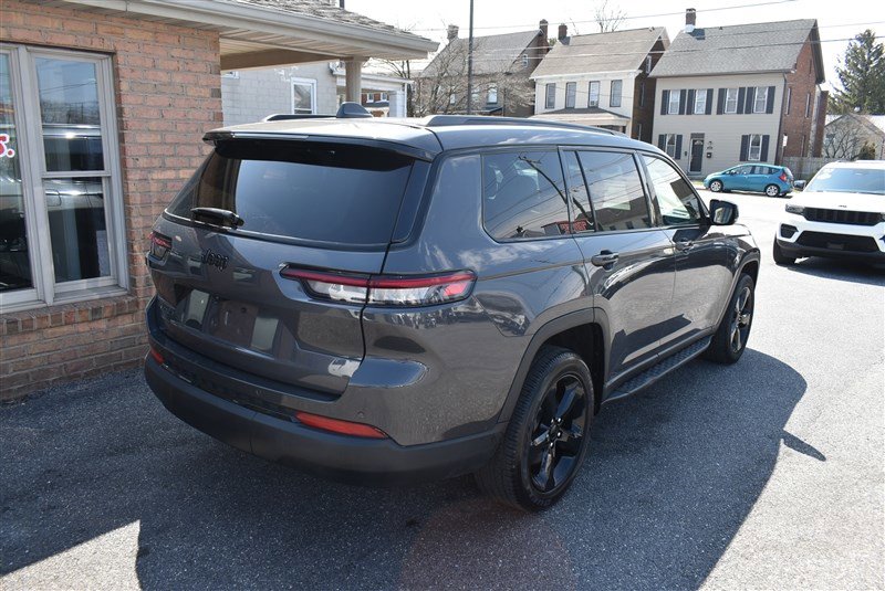 Used 2023 Jeep Grand Cherokee L Laredo AWD/4WD image 3