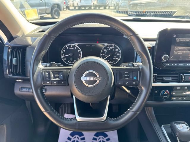 Used 2025 Nissan Pathfinder SV AWD/4WD image 17