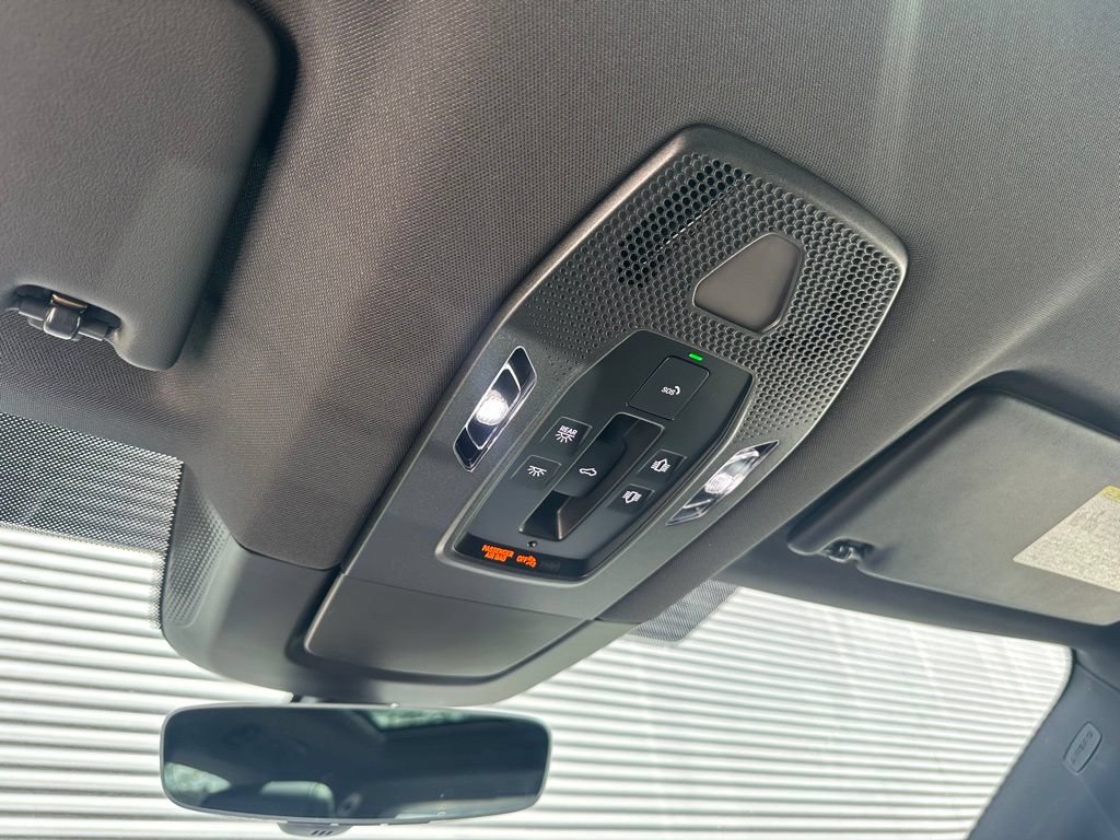 Used 2026 Porsche Macan Electric RWD image 36