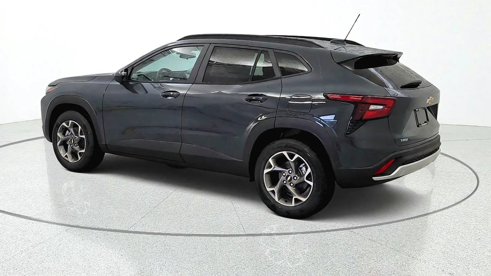 New 2026 Chevrolet Trax LT w/ Sunroof Package FWD image 6