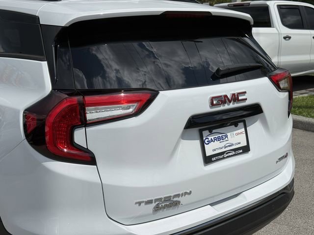 Used 2022 GMC Terrain AT4 w/ Tech Package AWD/4WD image 11