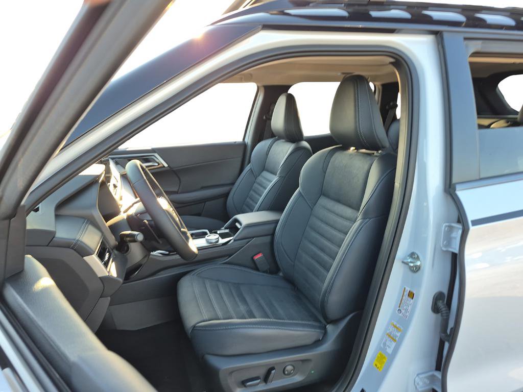 New 2026 Mitsubishi Outlander AWD image 10