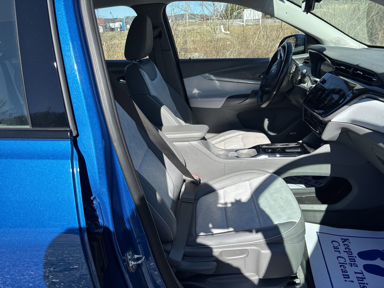 Used 2022 Chevrolet Bolt EUV Premier w/ Sun & Sound Package FWD image 24
