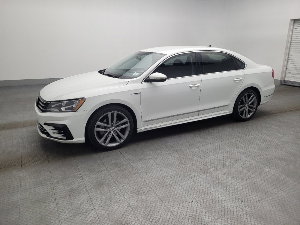 Used 2017 Volkswagen Passat 1.8T R-Line image 2