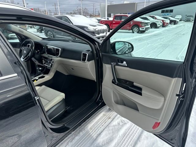 Used 2020 Kia Sportage EX image 11