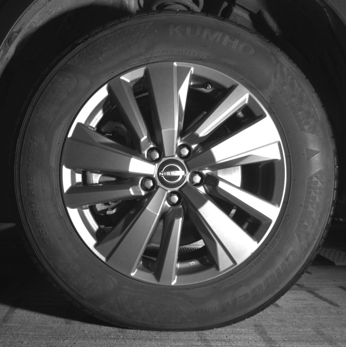 Used 2025 Nissan Pathfinder SV image 12