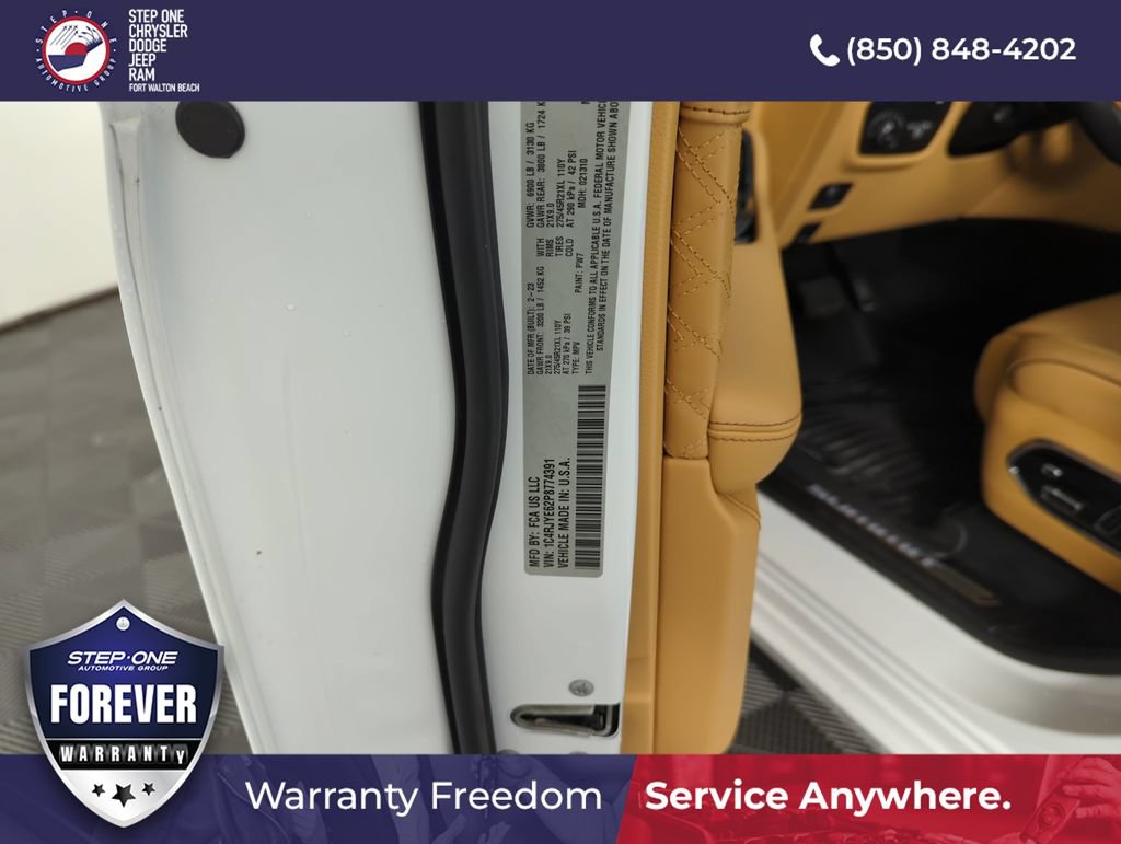 Used 2023 Jeep Grand Cherokee Summit AWD/4WD image 40