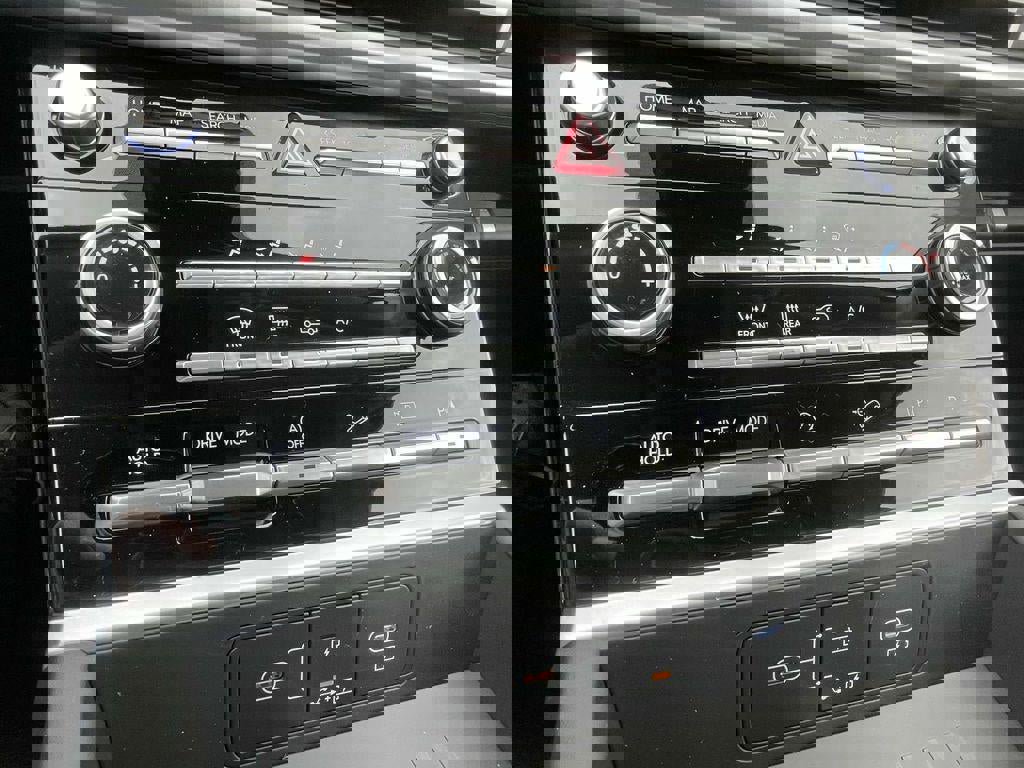 New 2026 Hyundai Santa Fe SE image 33