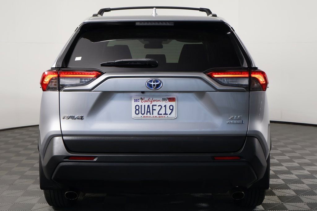 Used 2021 Toyota RAV4 XLE image 5