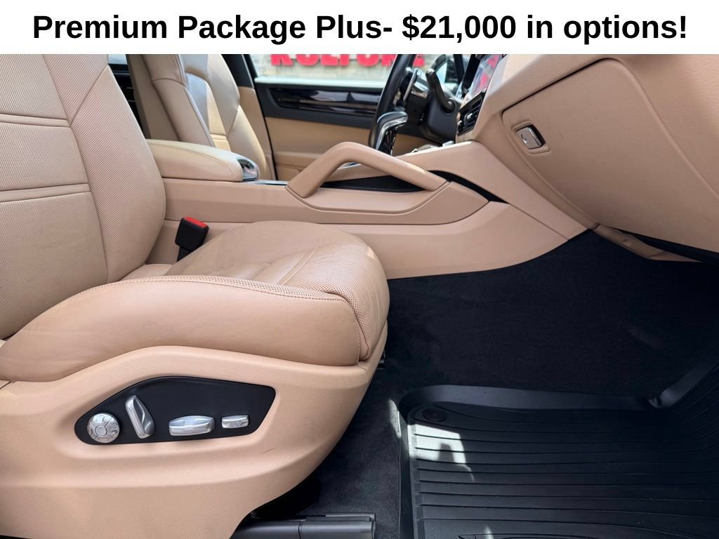 Used 2020 Porsche Cayenne E-Hybrid w/ Premium Plus Package AWD/4WD image 32