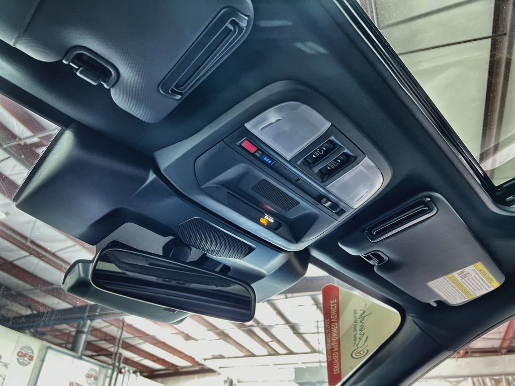 Used 2025 Subaru Crosstrek 2.5i Sport image 31