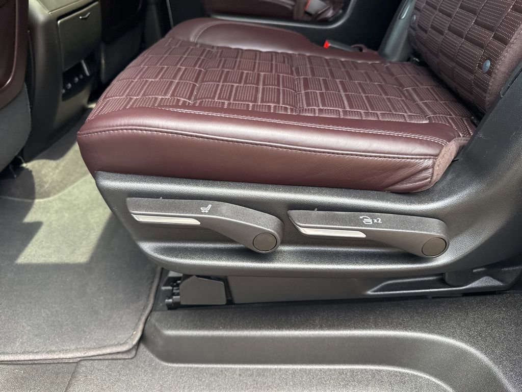 Used 2023 Cadillac Escalade ESV V AWD/4WD image 43