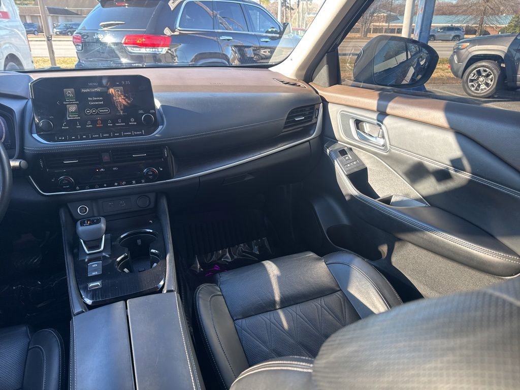 Used 2021 Nissan Rogue Platinum image 11