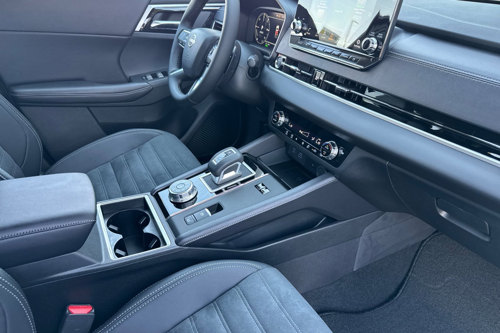 New 2026 Nissan Rogue SL AWD/4WD image 19