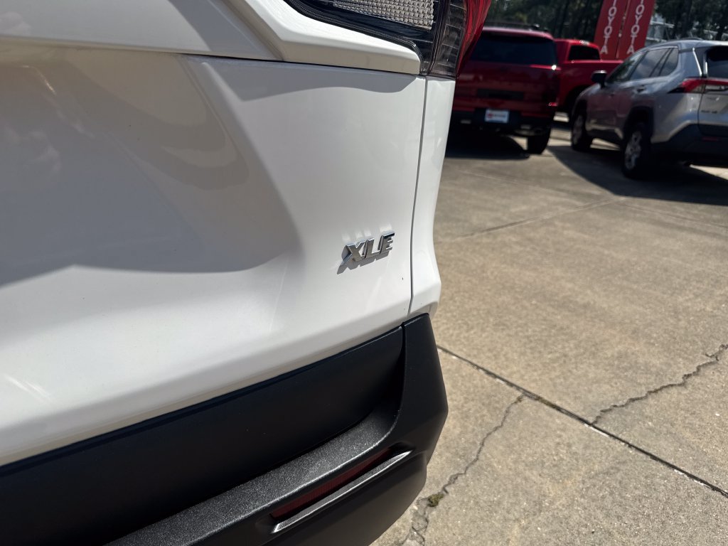 Used 2023 Toyota RAV4 XLE w/ Convenience Package FWD image 10