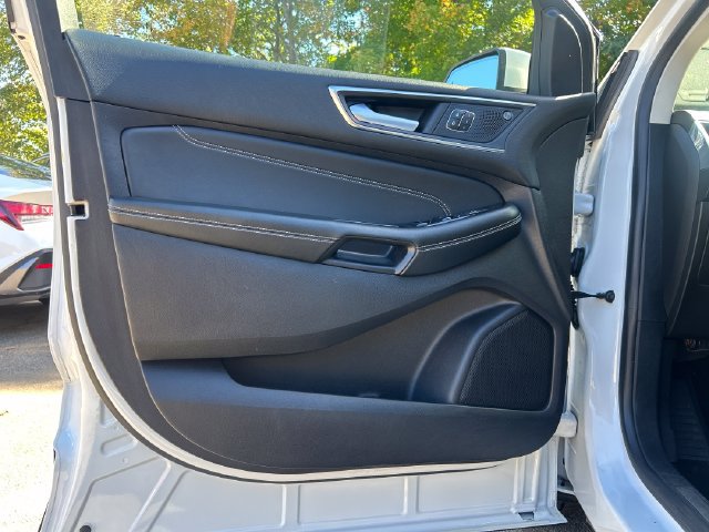 Used 2020 Ford Edge Titanium w/ Equipment Group 301A AWD/4WD image 9