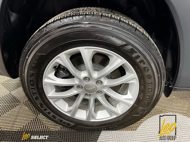 Used 2022 Jeep Cherokee Latitude Lux w/ Sun & Sound Group AWD/4WD image 26