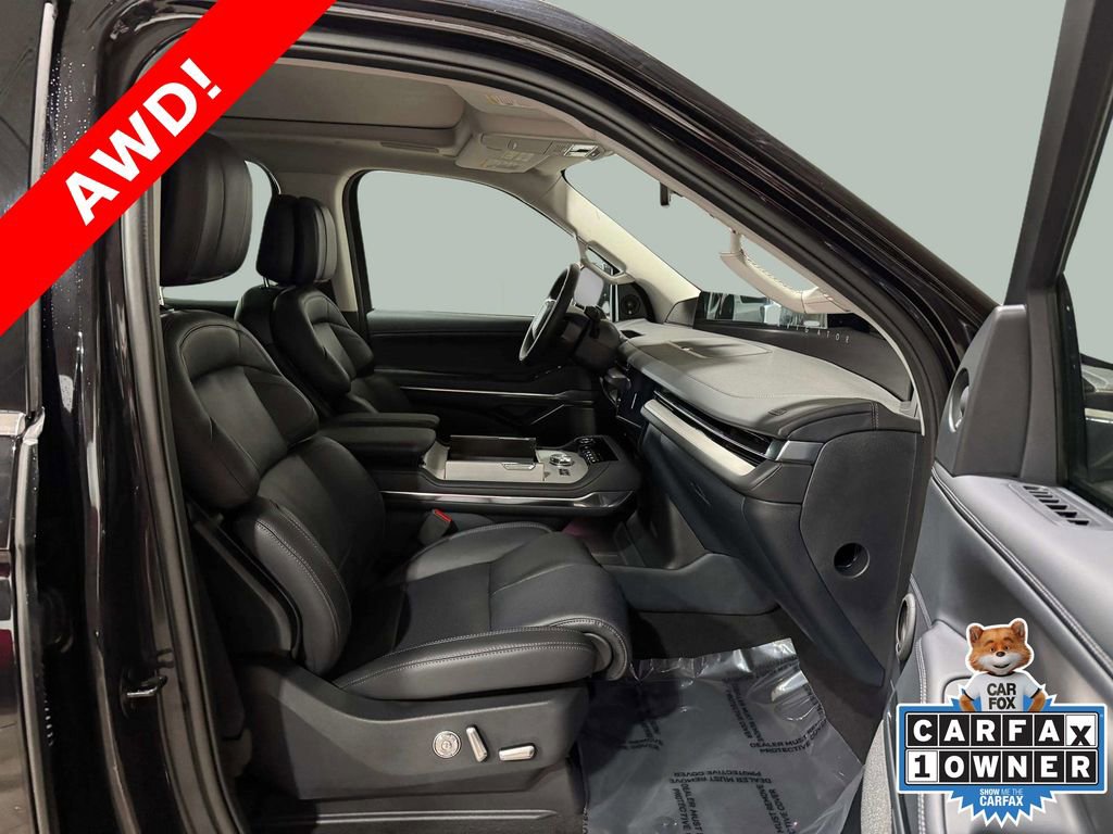 Used 2025 Lincoln Navigator Reserve image 26