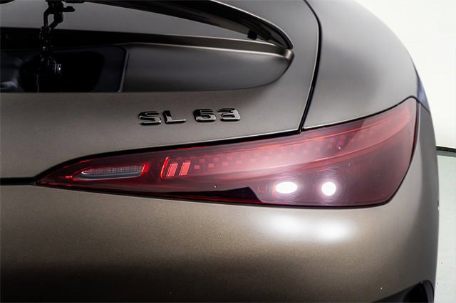 Used 2022 Mercedes-Benz SL 63 AMG 4MATIC w/ AMG Aerodynamic Package image 14
