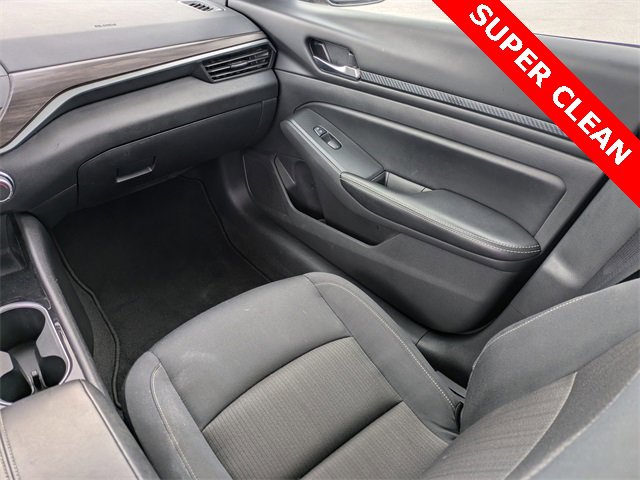 Used 2024 Nissan Altima 2.5 SV image 14