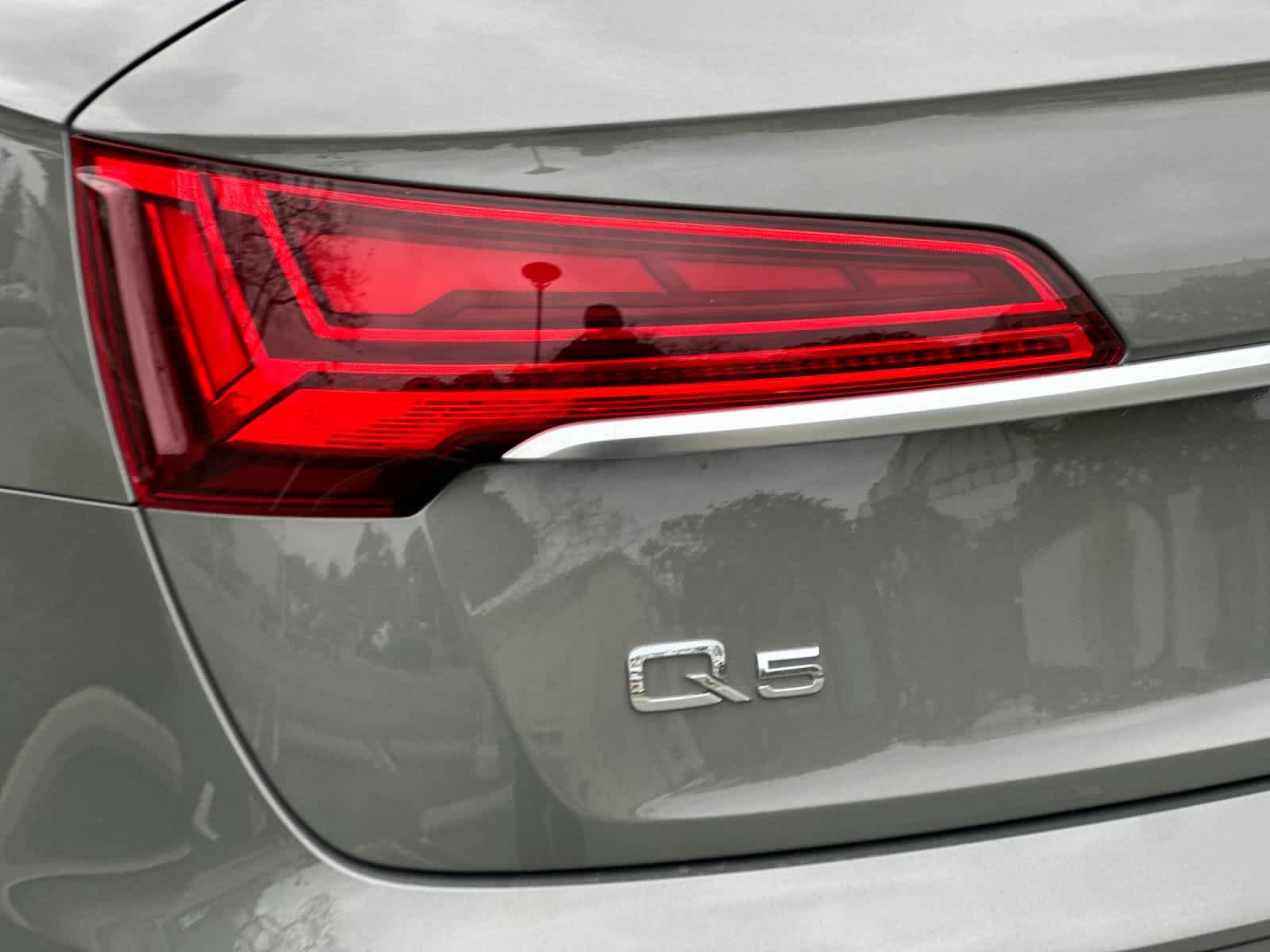 Used 2023 Audi Q5 e Premium w/ Convenience Package AWD/4WD image 27