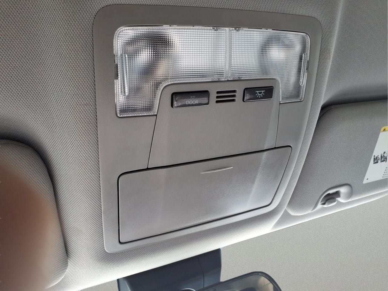 Used 2019 Toyota Highlander Plus FWD image 25
