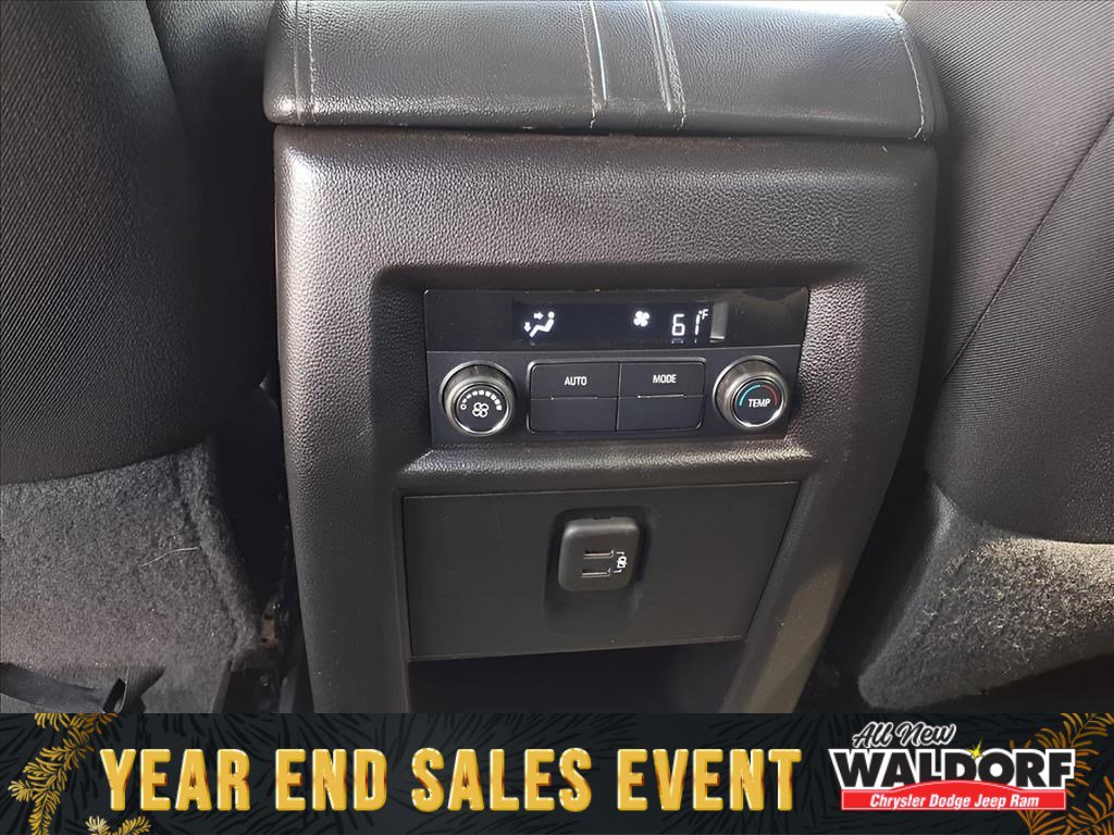 Used 2022 Chevrolet Traverse LT image 12