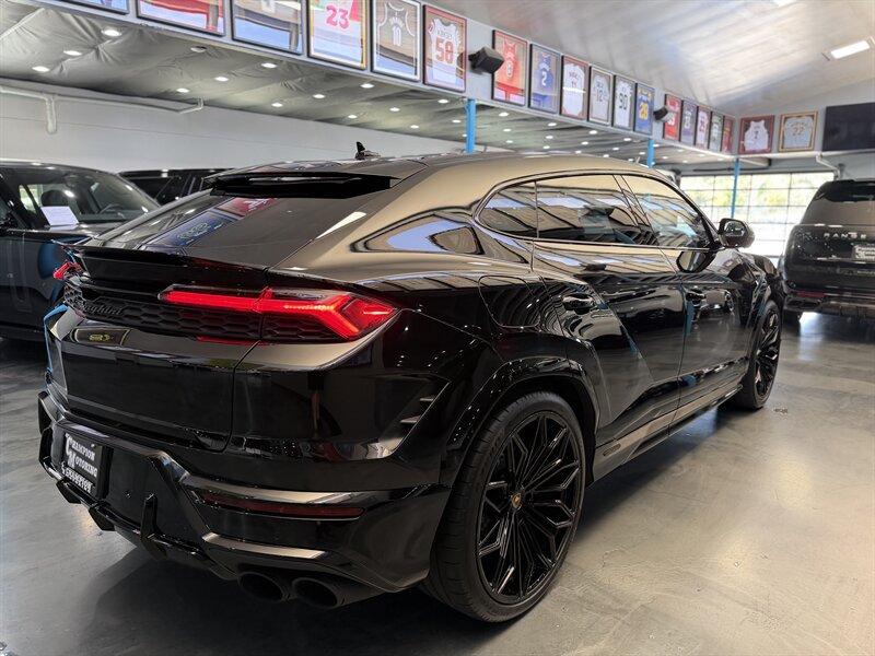 Used 2025 Lamborghini Urus SE AWD/4WD image 5