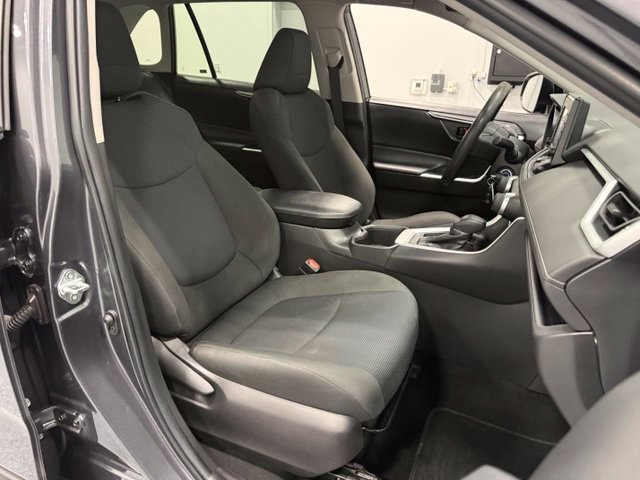 Used 2022 Toyota RAV4 LE FWD image 32