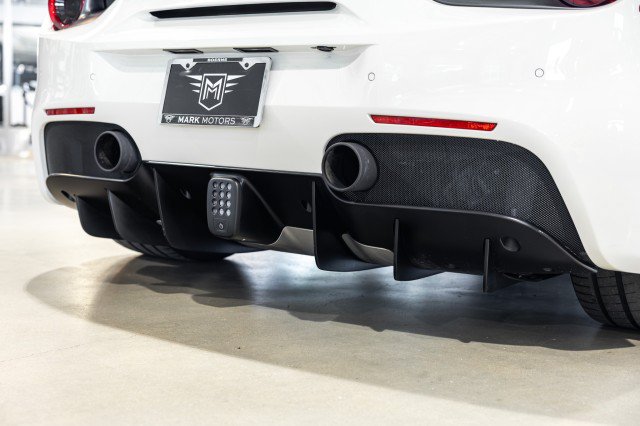 Used 2016 Ferrari 488 GTB RWD image 17
