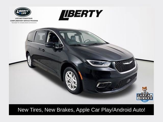 Used 2023 Chrysler Pacifica Touring-L image 1