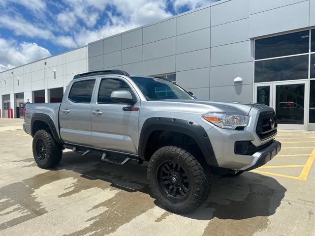 Used 2023 Toyota Tacoma SR AWD/4WD image 3