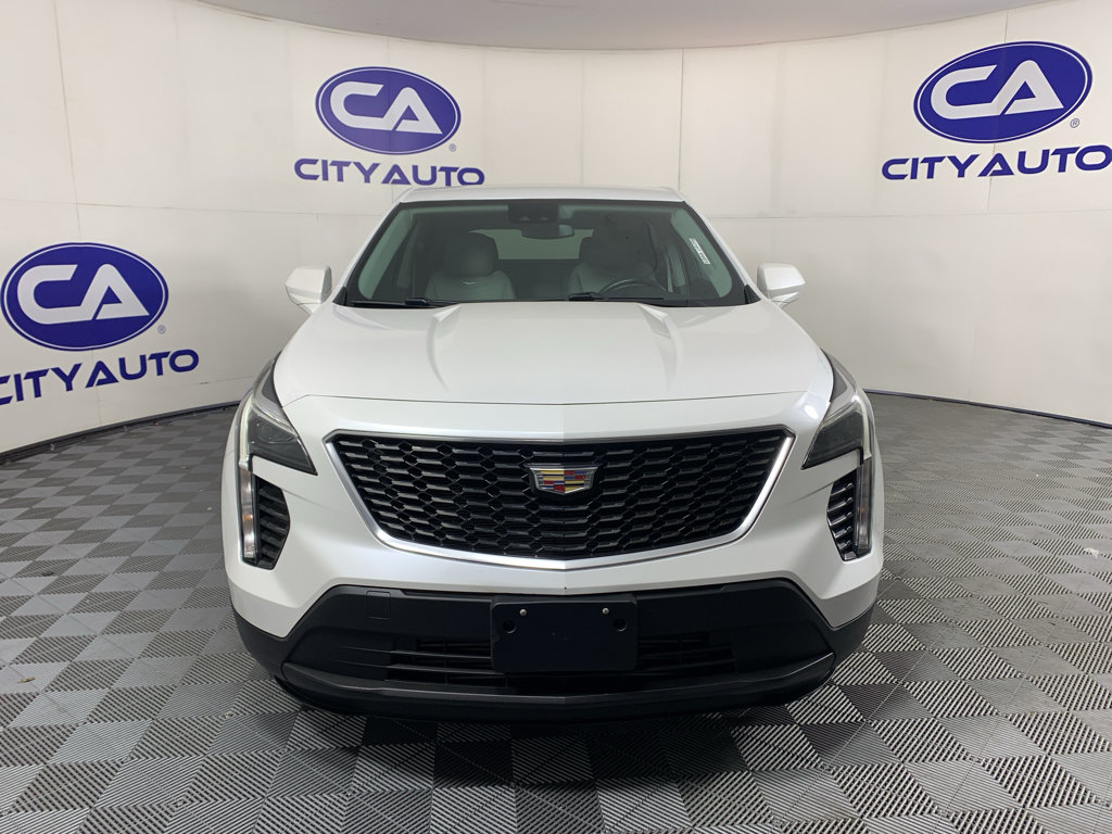 Used 2021 Cadillac XT4 Luxury w/ Cold Weather Package FWD image 9