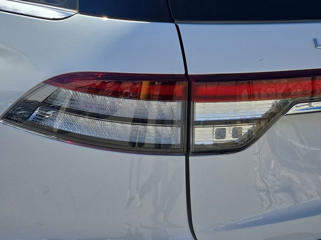 Used 2023 Lincoln Aviator Reserve w/ Equipment Group 201A image 10